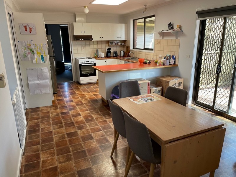 15 Uplands Avenue, Lakes Entrance VIC 3909