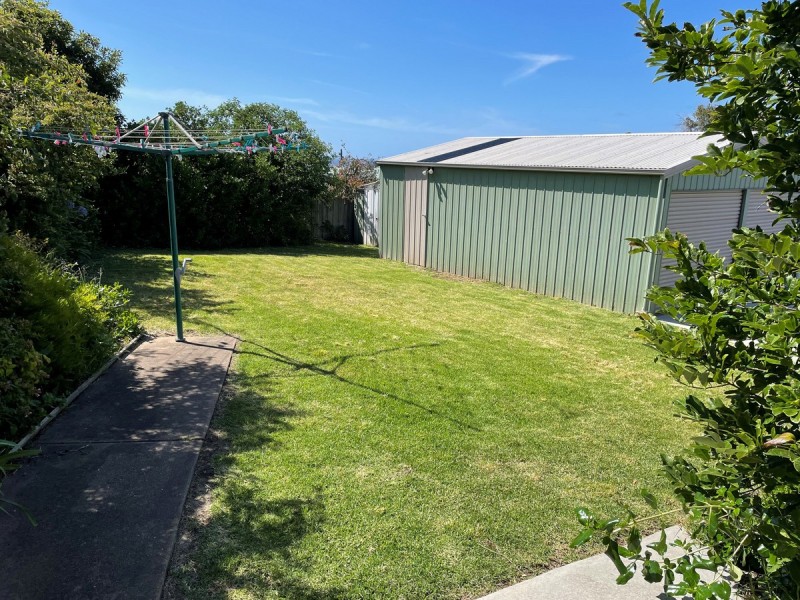 15 Uplands Avenue, Lakes Entrance VIC 3909