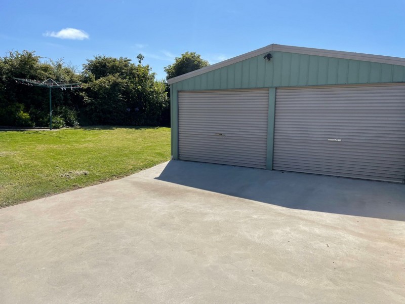 15 Uplands Avenue, Lakes Entrance VIC 3909