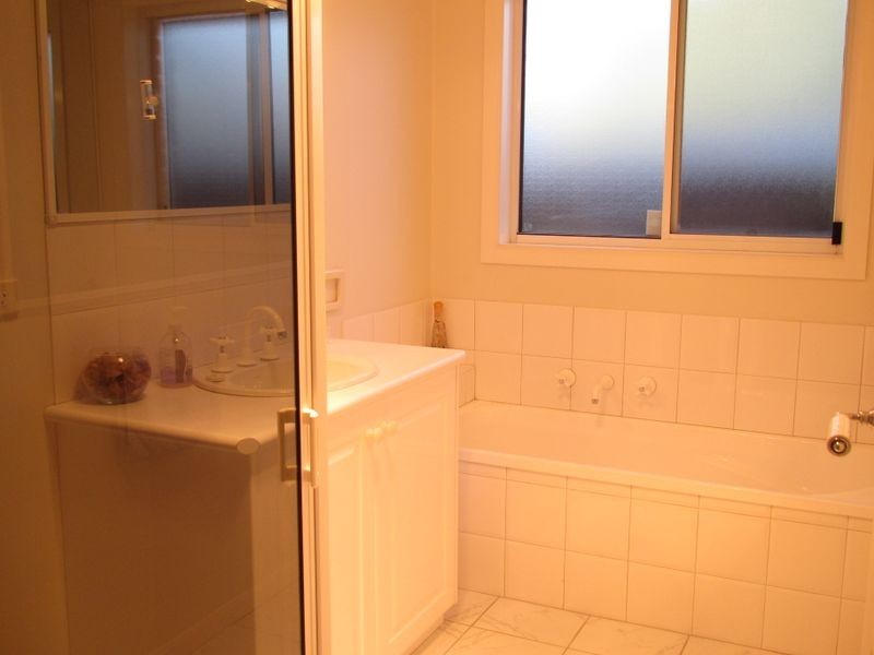 54 Stirling Drive, Lakes Entrance VIC 3909