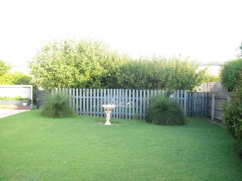 54 Stirling Drive, Lakes Entrance VIC 3909