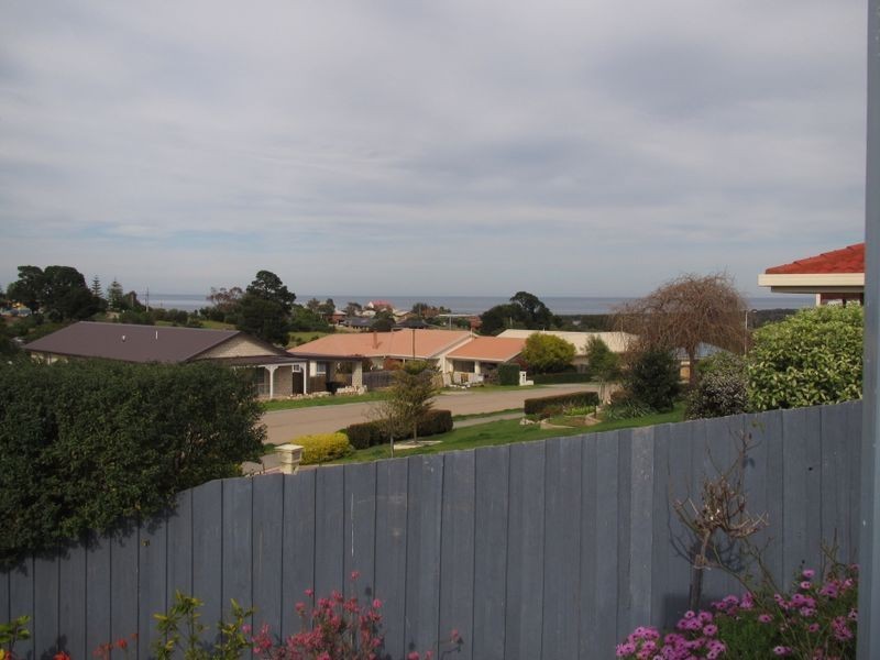 54 Stirling Drive, Lakes Entrance VIC 3909