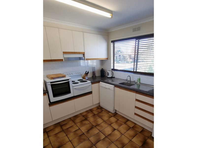 81 Capes Road, Lakes Entrance VIC 3909