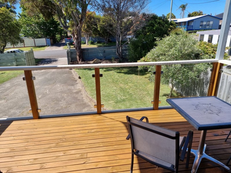 81 Capes Road, Lakes Entrance VIC 3909