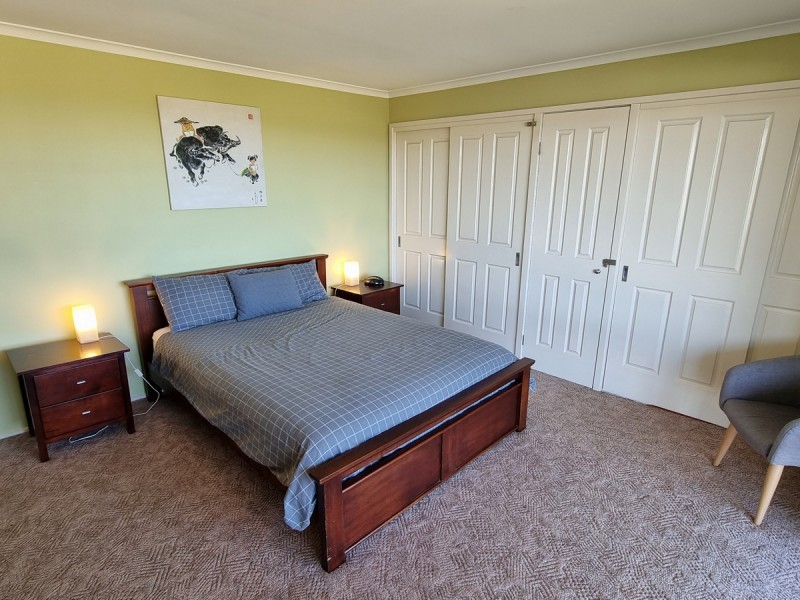 81 Capes Road, Lakes Entrance VIC 3909