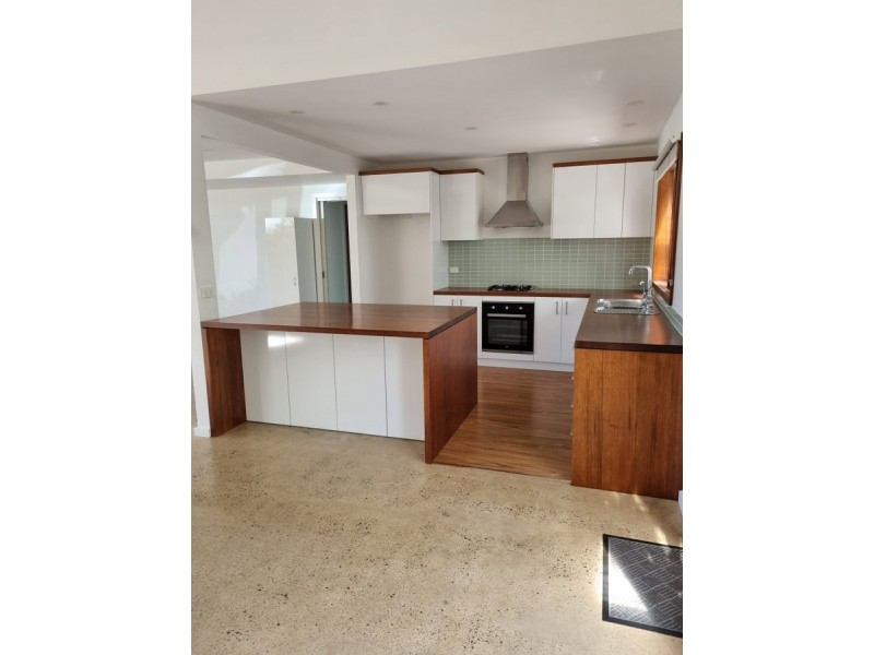 18 Falcon Grove, Metung VIC 3904