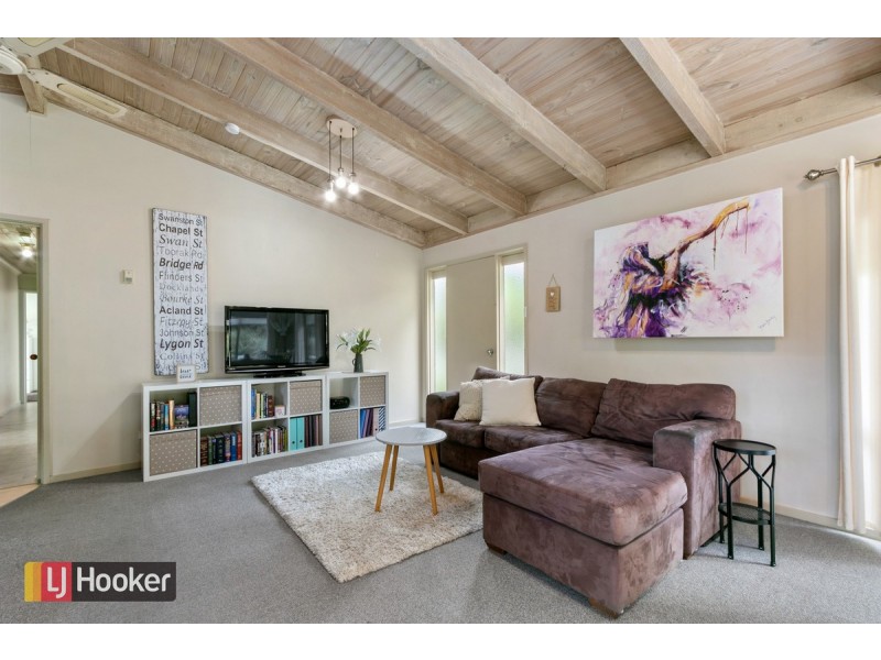 13 Bassett Road, Lakes Entrance VIC 3909