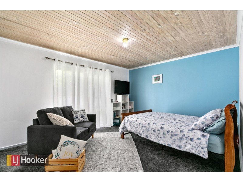 13 Bassett Road, Lakes Entrance VIC 3909