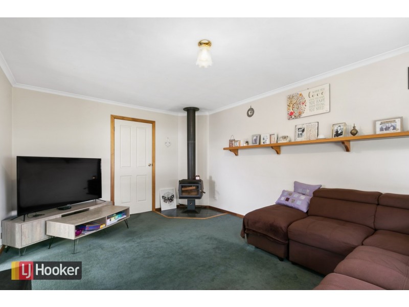 8 Lind Drive, Lake Tyers Beach VIC 3909