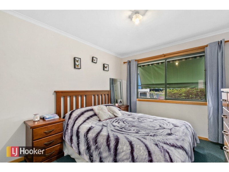 8 Lind Drive, Lake Tyers Beach VIC 3909