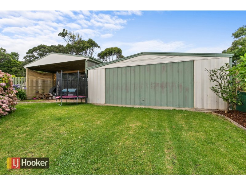 8 Lind Drive, Lake Tyers Beach VIC 3909
