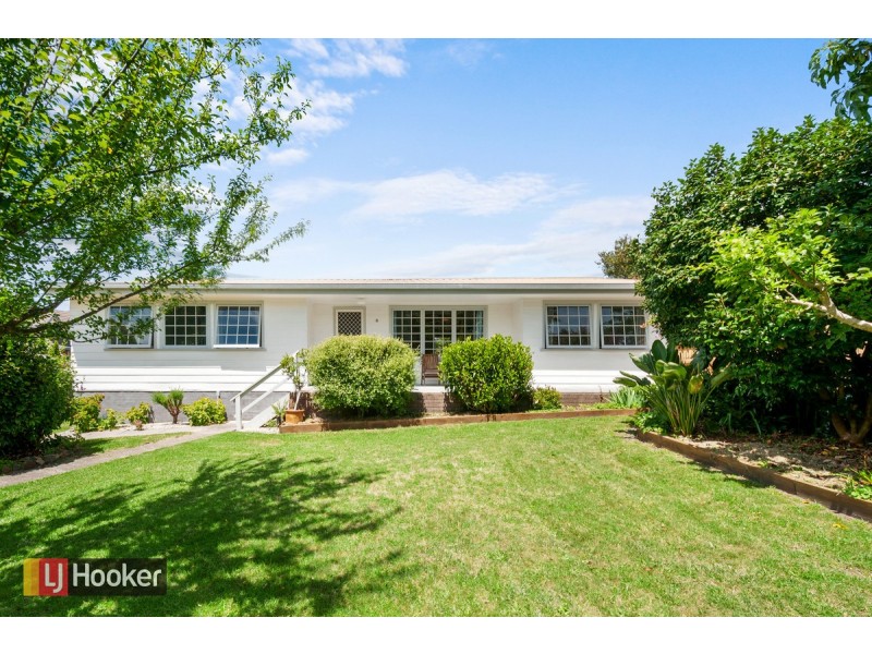 8 Fisher Street, Lakes Entrance VIC 3909