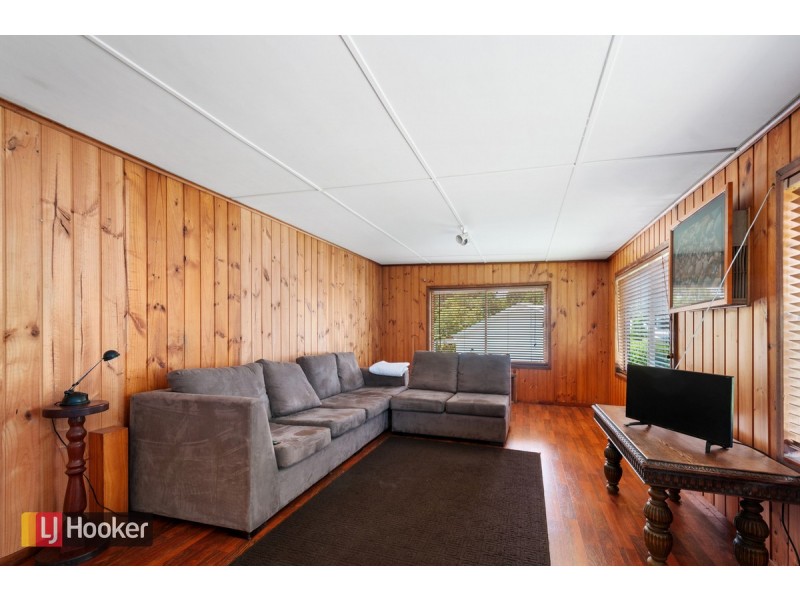 8 Fisher Street, Lakes Entrance VIC 3909