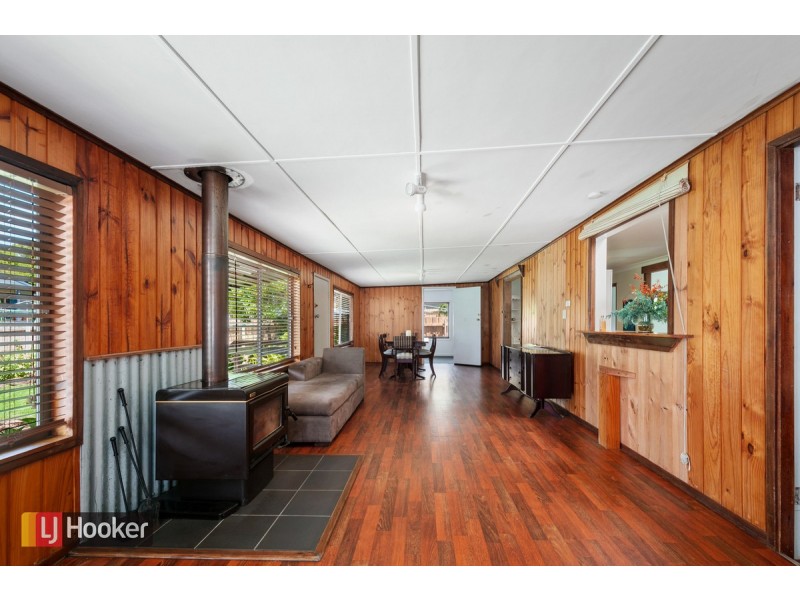 8 Fisher Street, Lakes Entrance VIC 3909