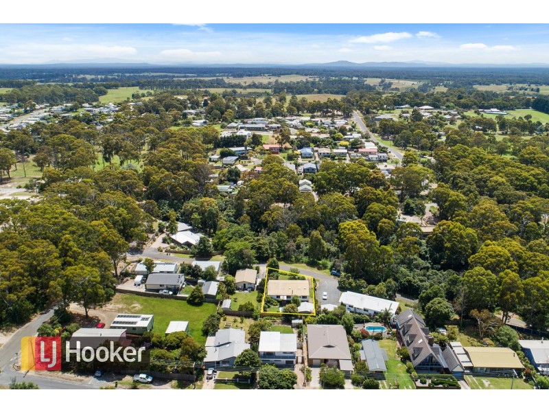8 Fisher Street, Lakes Entrance VIC 3909