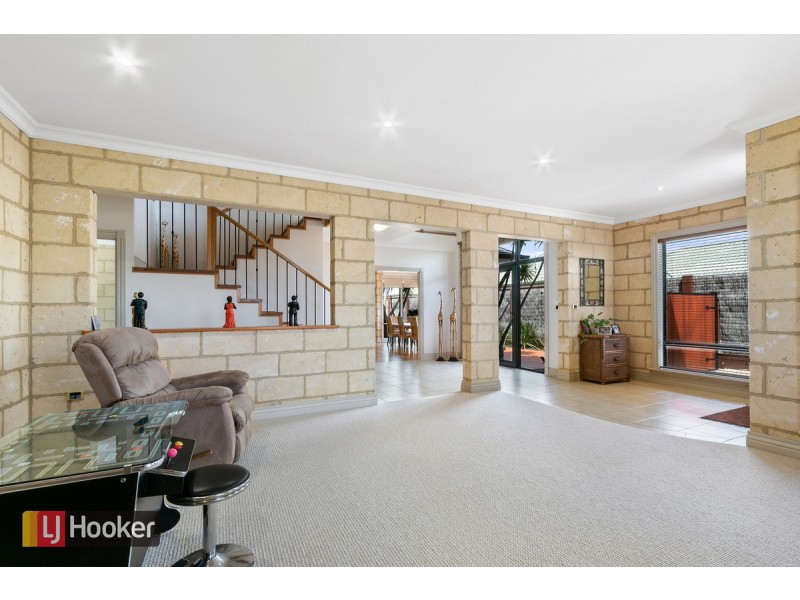 66 Roadknight Street, Lakes Entrance VIC 3909