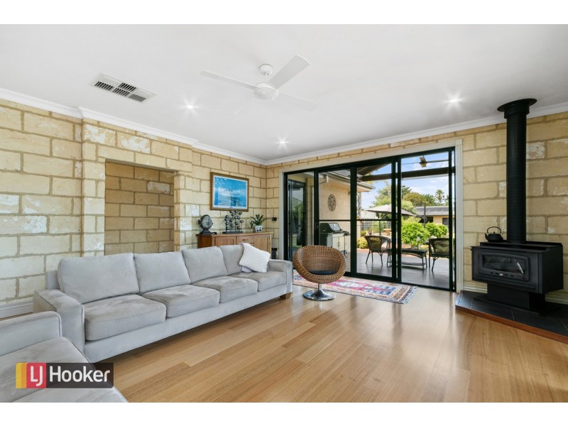 66 Roadknight Street, Lakes Entrance VIC 3909