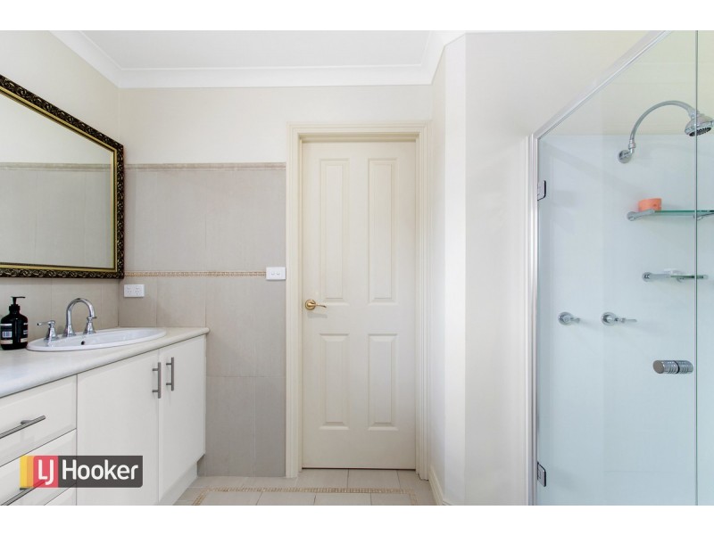 66 Roadknight Street, Lakes Entrance VIC 3909