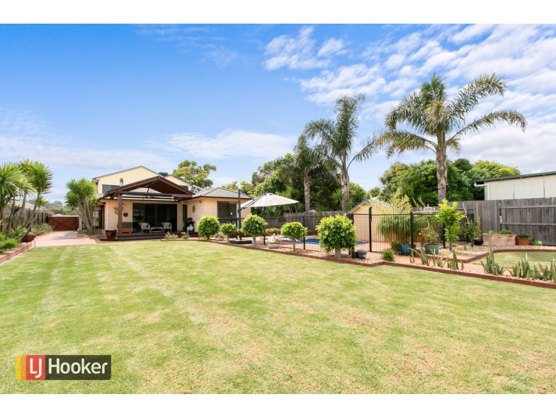 66 Roadknight Street, Lakes Entrance VIC 3909