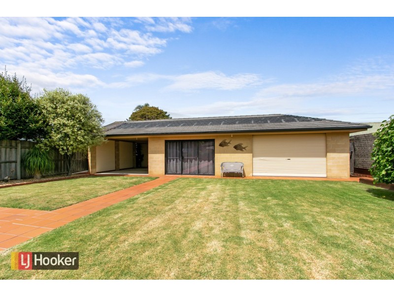 66 Roadknight Street, Lakes Entrance VIC 3909