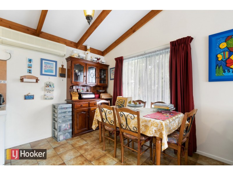 3 Roslyn Court, Lakes Entrance VIC 3909