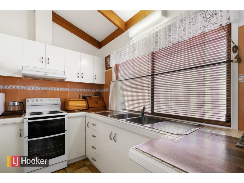 3 Roslyn Court, Lakes Entrance VIC 3909