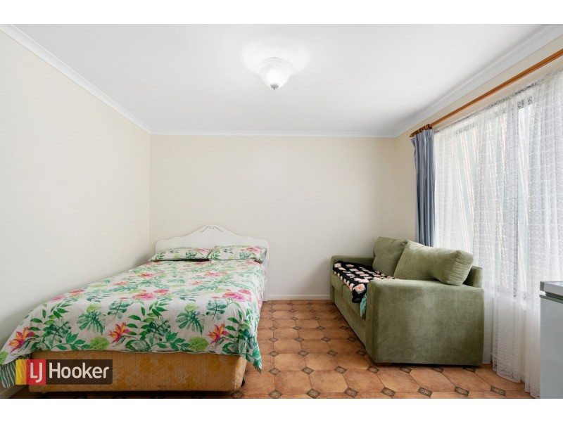 3 Roslyn Court, Lakes Entrance VIC 3909