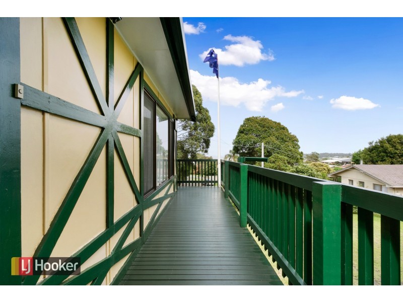 3 Roslyn Court, Lakes Entrance VIC 3909