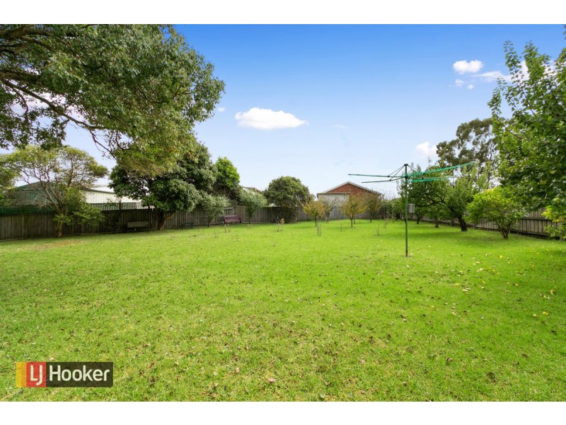 3 Roslyn Court, Lakes Entrance VIC 3909
