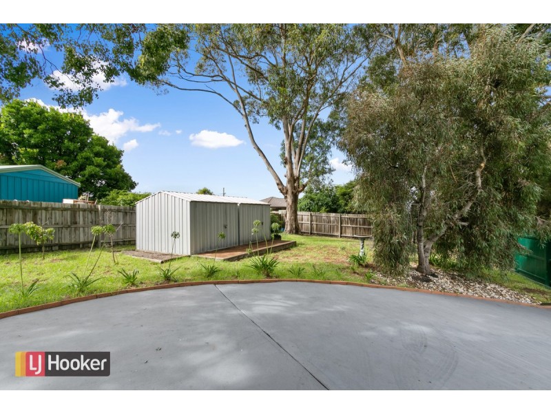 3 Roslyn Court, Lakes Entrance VIC 3909