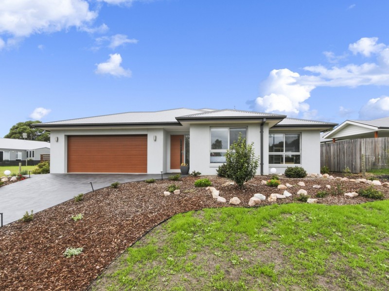 135 Kings Cove Boulevard, Metung VIC 3904