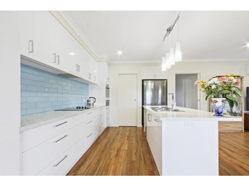 135 Kings Cove Boulevard, Metung VIC 3904