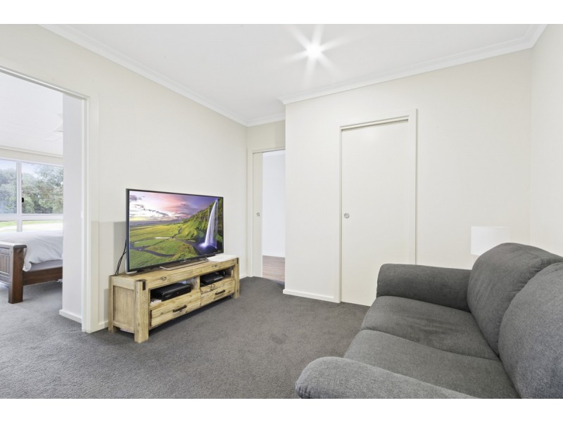 135 Kings Cove Boulevard, Metung VIC 3904