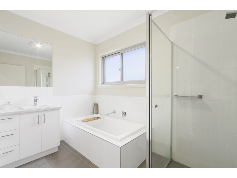 135 Kings Cove Boulevard, Metung VIC 3904