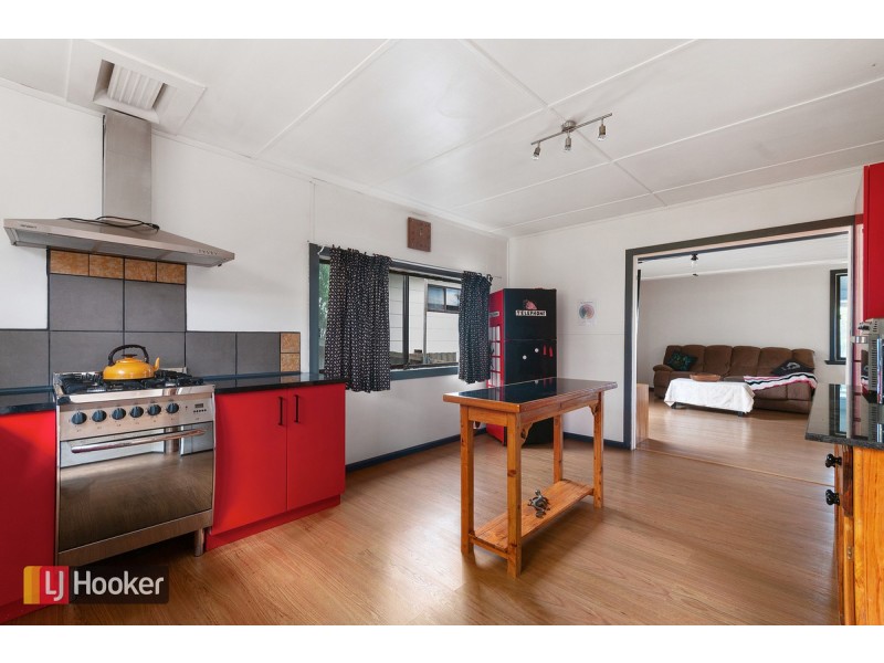 17 Daniel Street, Lakes Entrance VIC 3909