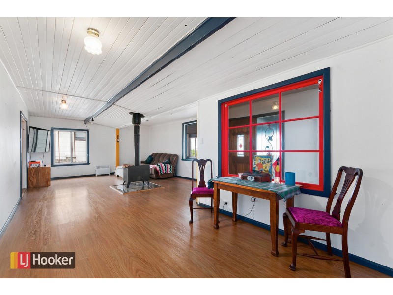 17 Daniel Street, Lakes Entrance VIC 3909