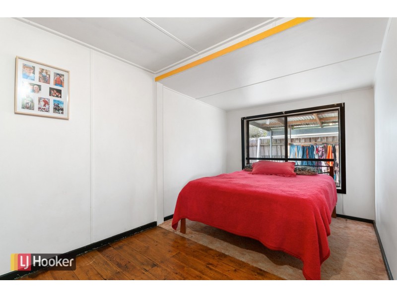 17 Daniel Street, Lakes Entrance VIC 3909