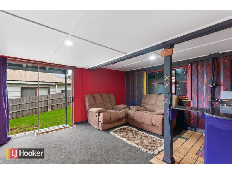 17 Daniel Street, Lakes Entrance VIC 3909