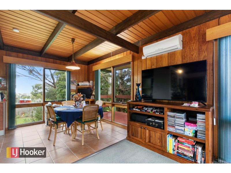 3 Uplands Avenue, Lakes Entrance VIC 3909