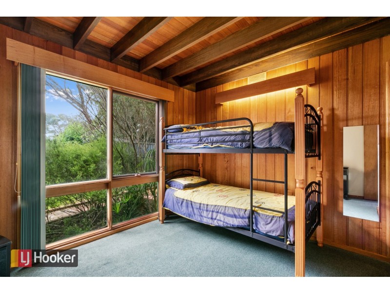 3 Uplands Avenue, Lakes Entrance VIC 3909