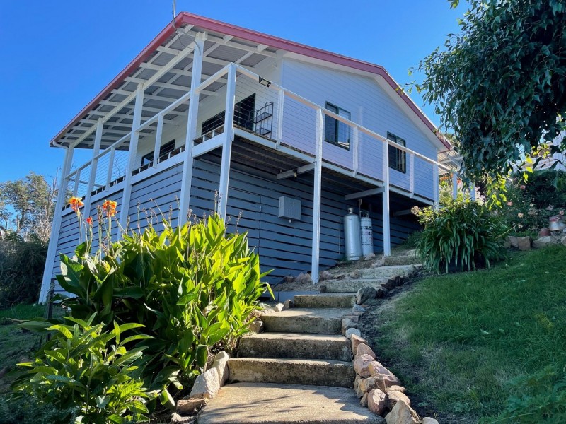 19 Outlook Avenue, Lakes Entrance VIC 3909