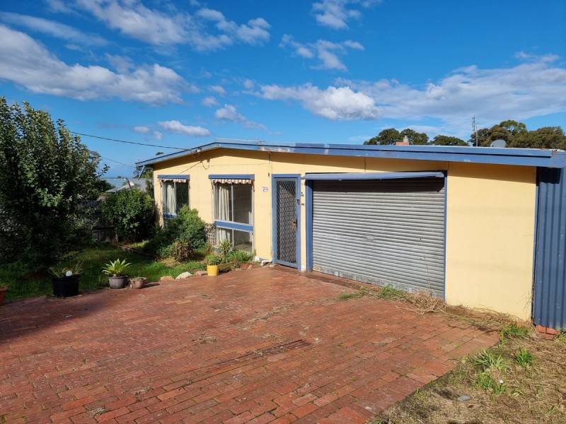 10 Laughtons Road, Kalimna VIC 3909