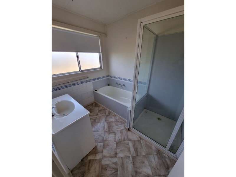 10 Laughtons Road, Kalimna VIC 3909