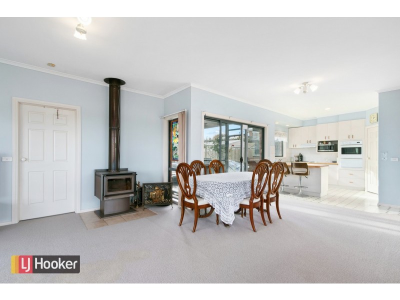 64 Stirling Drive, Lakes Entrance VIC 3909