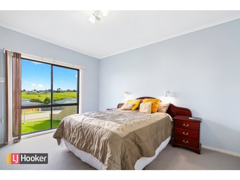 64 Stirling Drive, Lakes Entrance VIC 3909