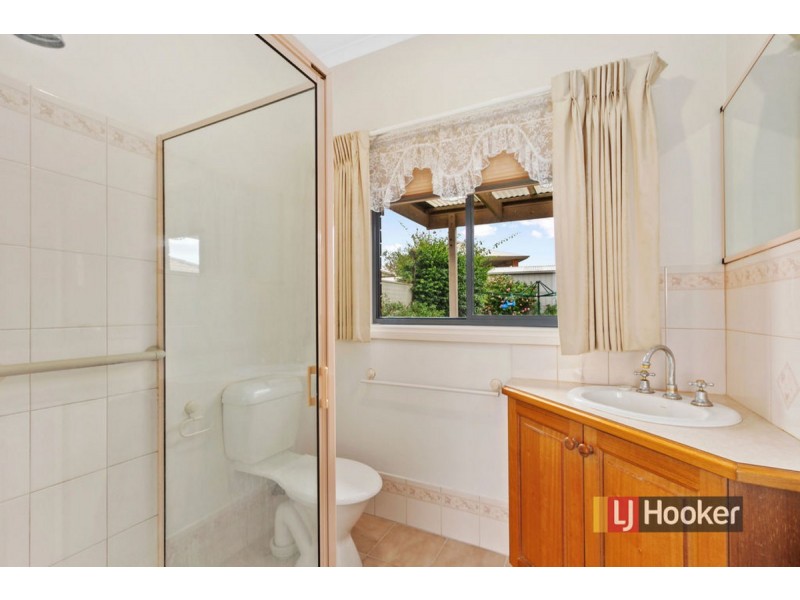 64 Stirling Drive, Lakes Entrance VIC 3909