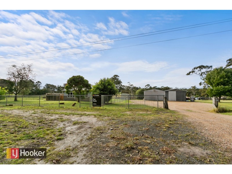 48 Colquhoun Road, Lakes Entrance VIC 3909