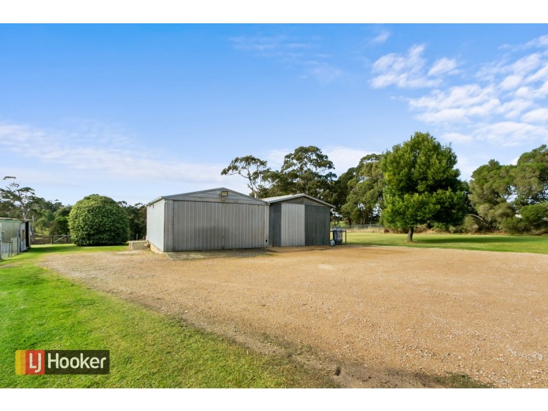48 Colquhoun Road, Lakes Entrance VIC 3909