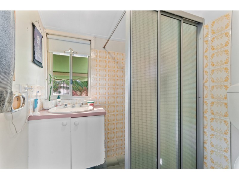 15 Ferndale Parade, Lakes Entrance VIC 3909