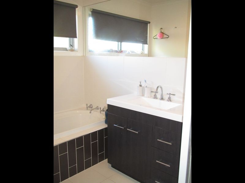 10 Bulmer Street, Lake Tyers Beach VIC 3909
